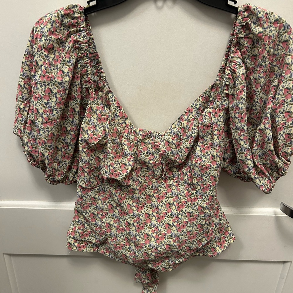 Astr Floral Puff Sleeve V-Neck Blouse in Pink and Cream